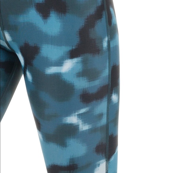 Lorna Jane GI Jane Camp Ankle Biter - Picture 2 of 8